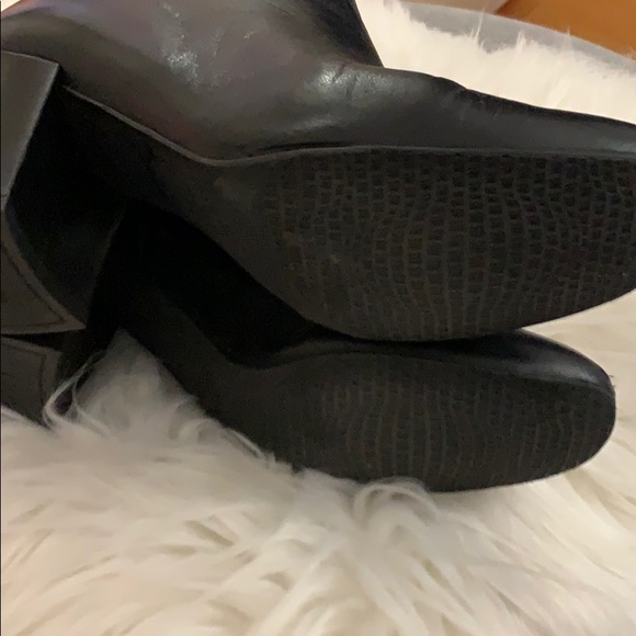 Stuart Weizmann Booties - Picture 4 of 5